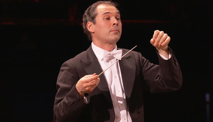 El director principal del Teatro Bolshoi renuncia bajo presión para condenar la invasión de Ucrania