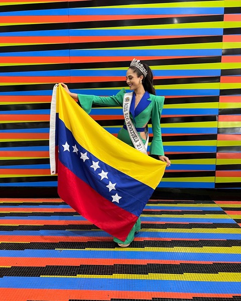 Paula Meneses es Venezuela en el Miss Eco International