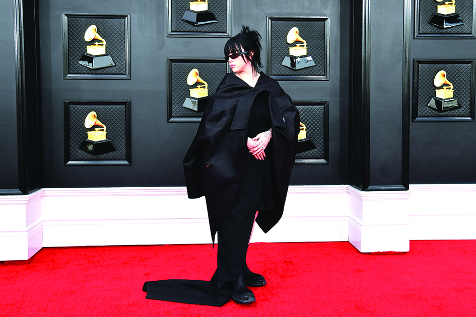 Las principales estrellas de la música impactan en la  alfombra roja de los Grammy