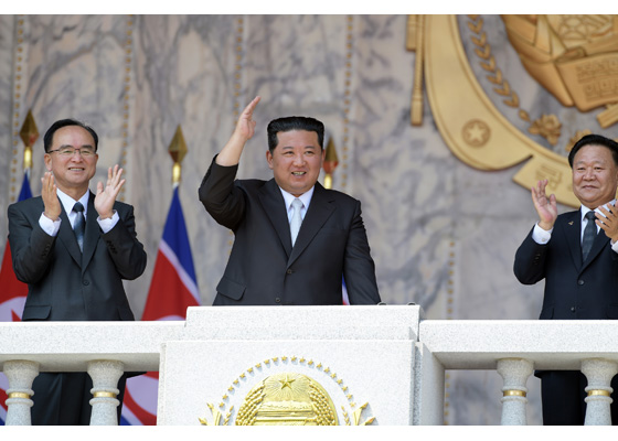 Tienen lugar acto central y manifestación multitudinaria de pyongyaneses por el Día del Sol
