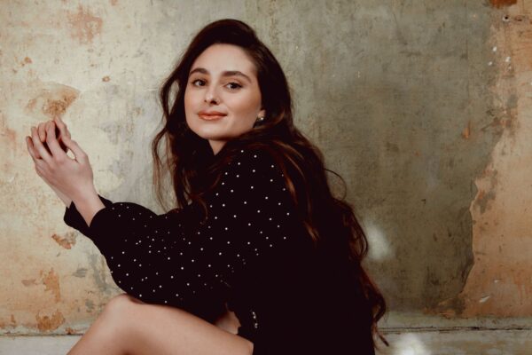 Esther Abrami presenta su primer disco como solista