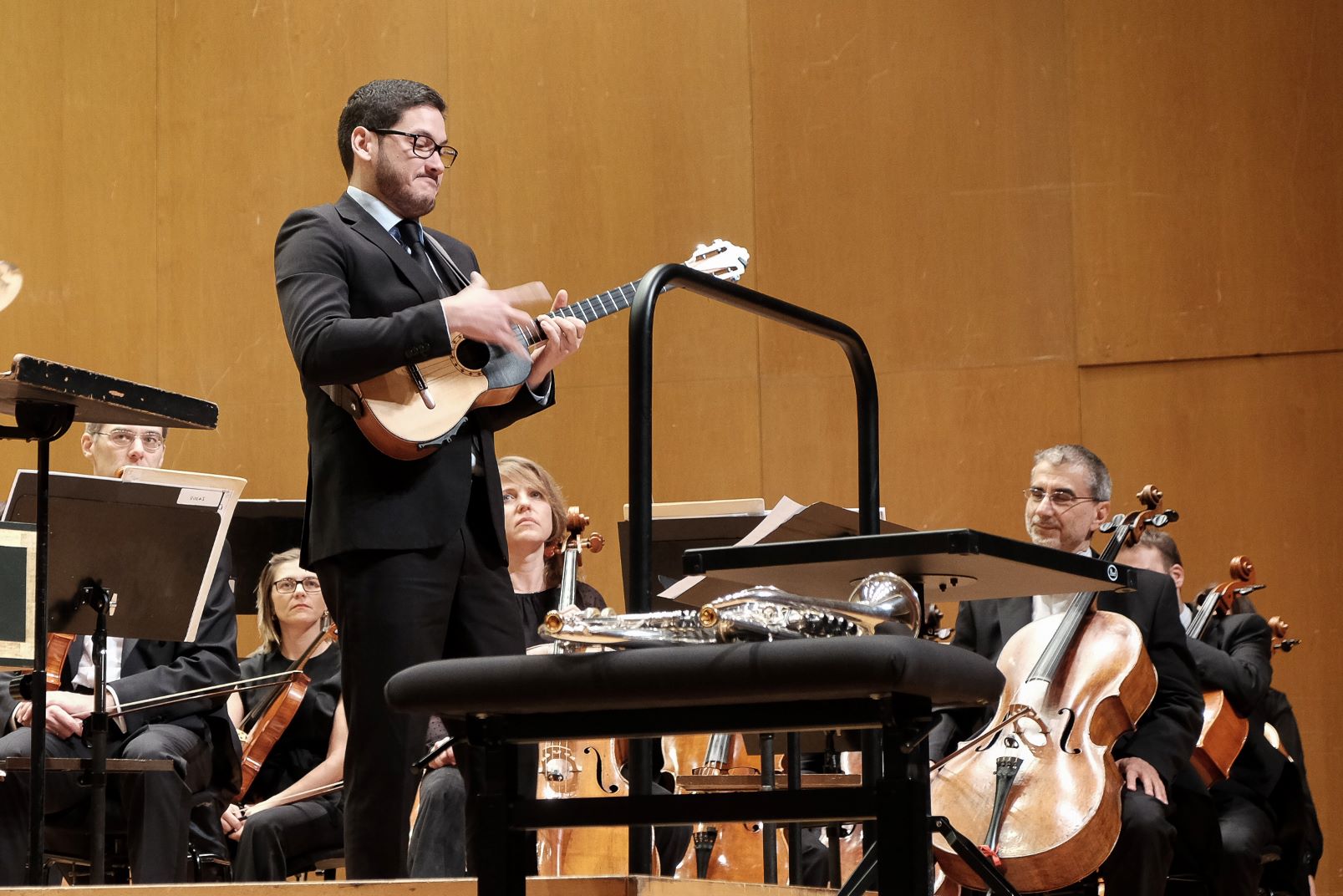 Leo Rondón estrena su “Concierto del Mar” para cuatro y orquesta con Pacho Flores como director
