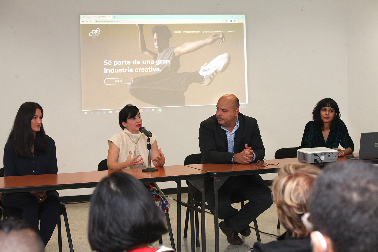LA UCAB APUESTA POR EL DISEÑO CON SU NUEVA ACADEMIA DE MODA