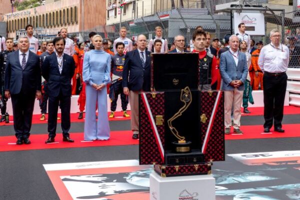 “La victoria viaja en Louis Vuitton” Louis Vuitton, proveedor oficial del Trophy Travel Case para el Gran Premio de la Fórmula 1 de Mónaco™
