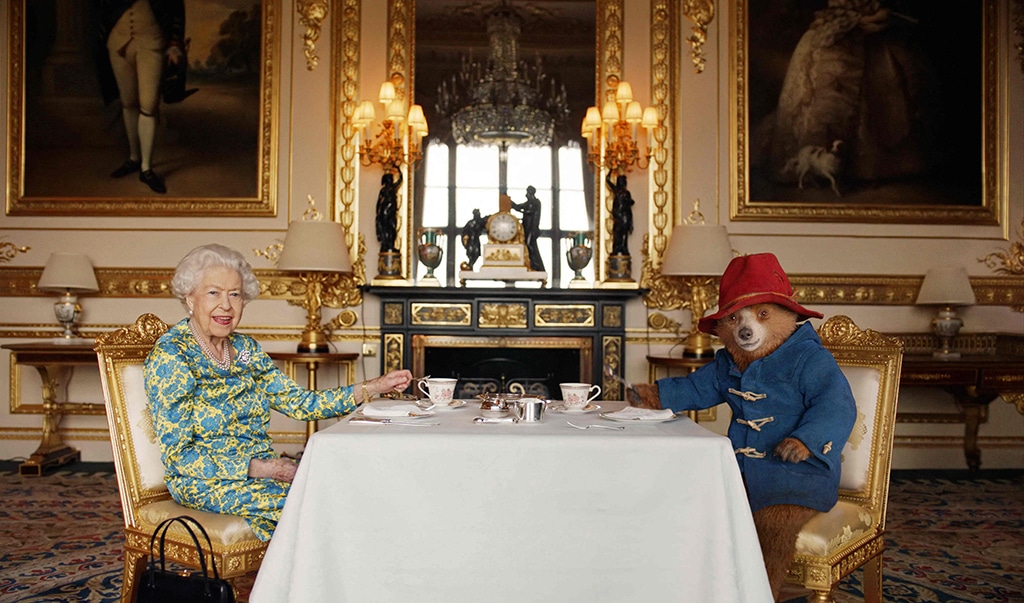 La Reina Isabel II finaliza histórico jubileo con promesa de continuar