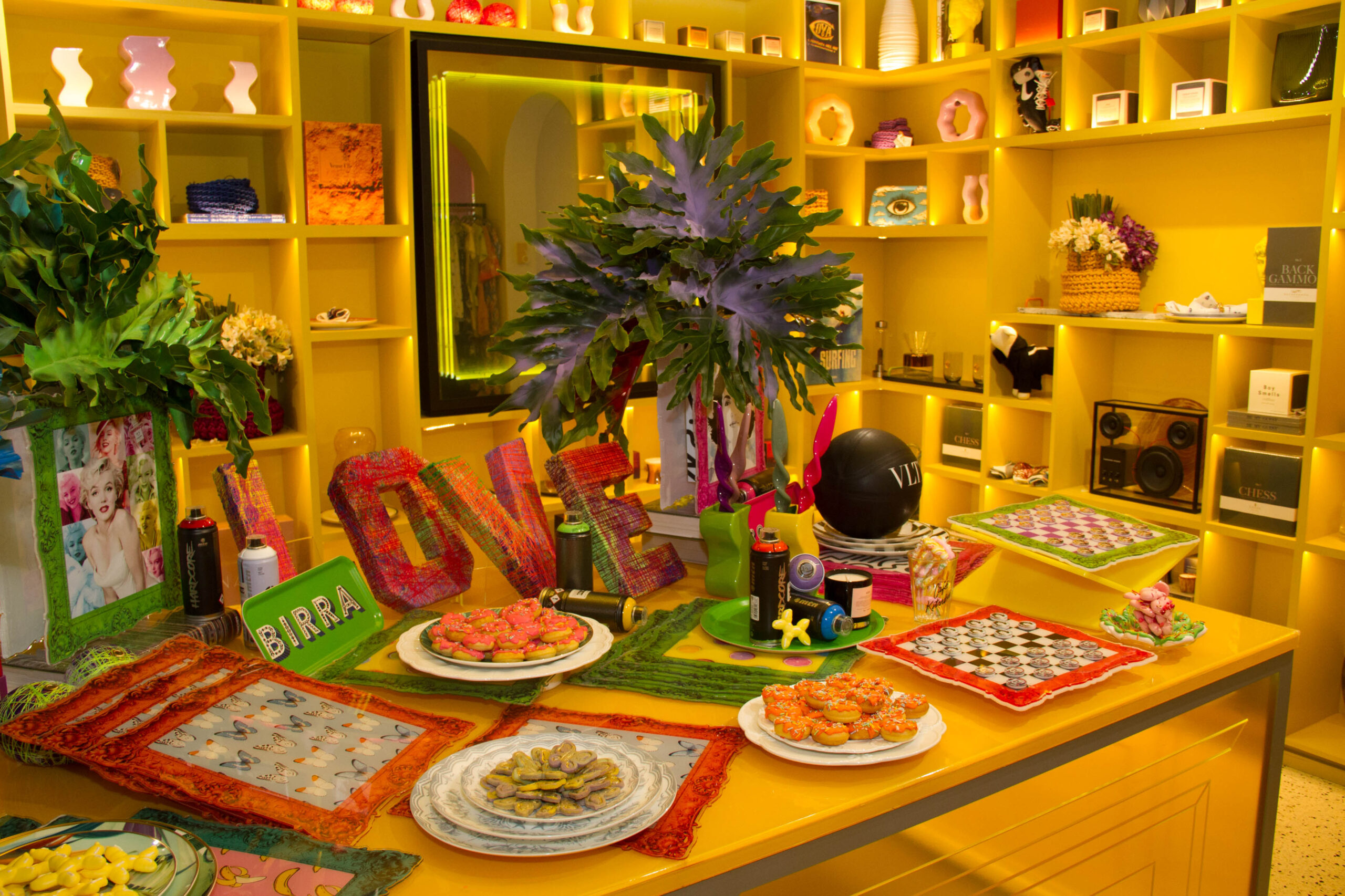 WE ARE TWO LANZA SU NUEVA COLECCIÓN «POP ART CELEBRITES»