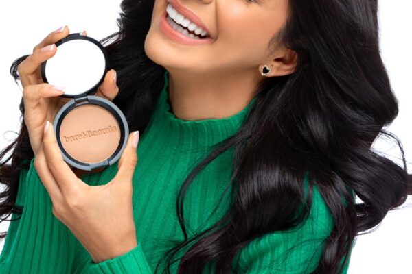 Krislyaslek, primer showroom con maquillaje 100% vegano