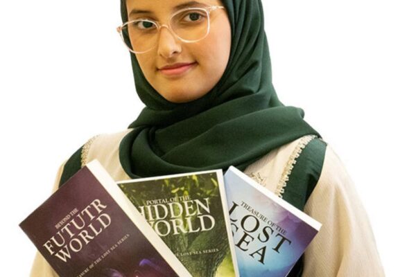Guinness nombra a Ritaj Alhazmi de Arabia Saudita como la escritora más joven en publicar una serie de libros