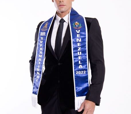 Anthony Gallardo brilló en el Mister Supranational 2022