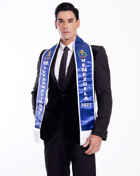 Anthony Gallardo brilló en el Mister Supranational 2022