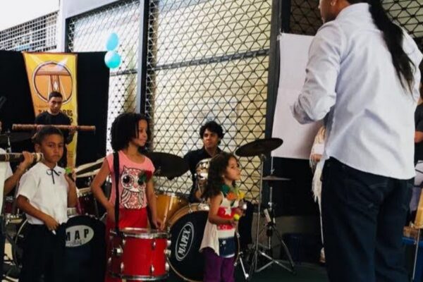 TAMBORES DE TAÍNO ORGANIZA CONCIERTO DE LA MANO DE INTEGRANTES DE LA BANDA DESORDEN PÚBLICO COMO INCENTIVO PARA LA COMUNIDAD