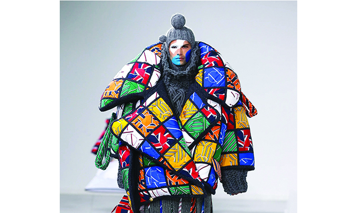 Thom Browne lleva el drama a la sastrería clásica para el otoño de 2022