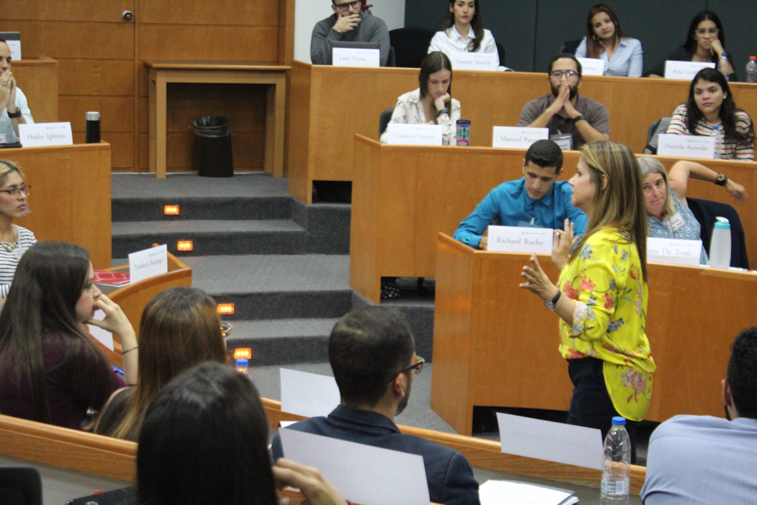 IESA forma a los líderes que construyen país más allá del Estado