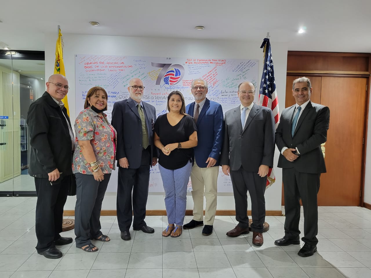 VenAmCham y el CNP anuncian histórico acuerdo de cara al Premio del Periodista!  Recibidos