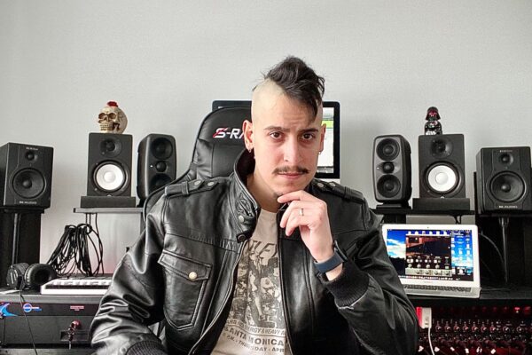Arturo Banus: “Los ingenieros de sonido y productores definimos cómo suenan las generaciones   y movimientos musicales”