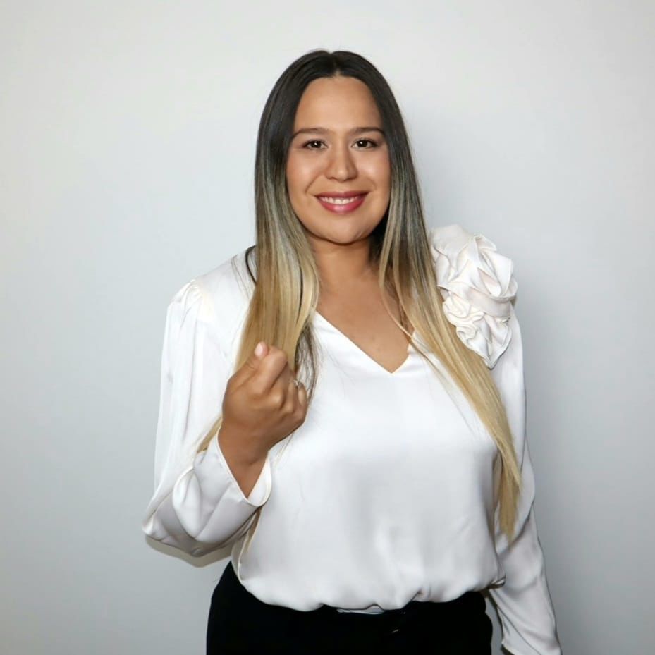 Yaneth Pájaro presenta «El Armario de Natalia» una guía que enseña a los niños a vestir acorde a su edad