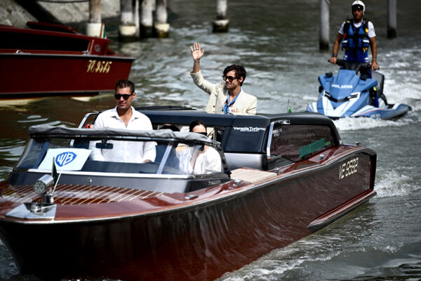 Venecia recibe una dosis de la fiebre de Harry Styles