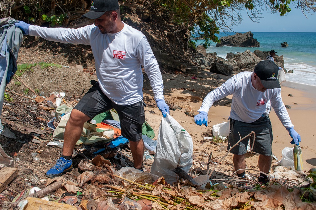 Red por el Planeta de Coca-Cola FEMSA presente por la limpieza de las costas venezolanas