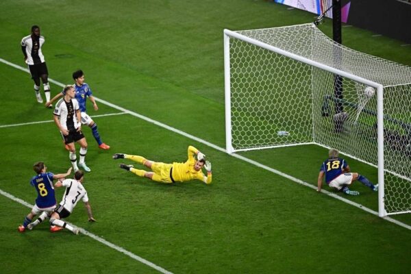 Japón sorprende a Alemania, España pulveriza a Costa Rica