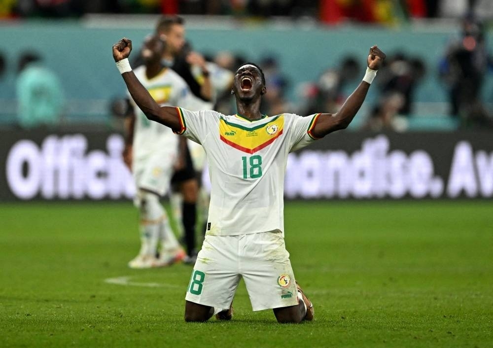 Senegal juega desviado para eludir el mediocampo de Ecuador en la victoria 2-1