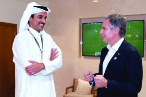 Emir de Qatar se reúne con el secretario de Estado de EE.UU.