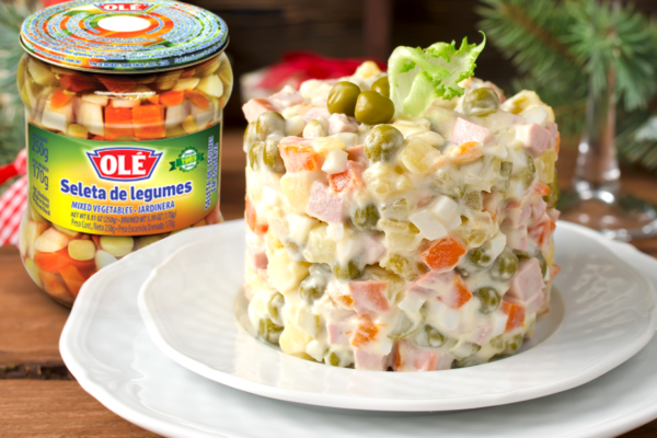 Nos preparamos para las fiestas decembrinas con una deliciosa ensalada de gallina  a lo Olé