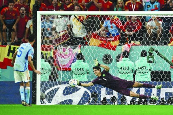 Bounou dice que el heroísmo de los penaltis se debe en parte a la «suerte»