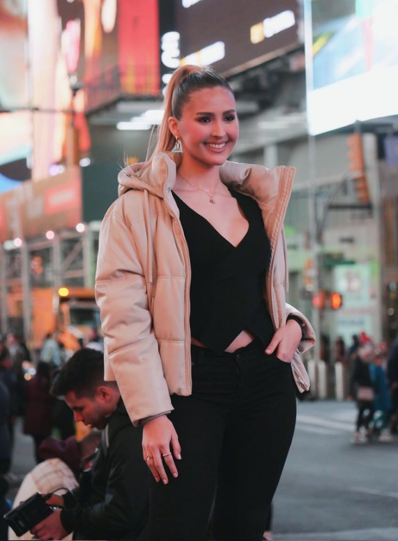 Victoria Abuhazi se hizo  presente en el “New York Fashion Week 2023”