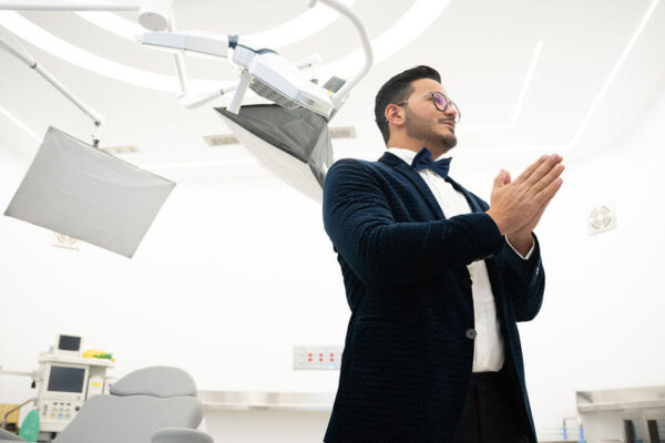 DOCTOR NELSON LEÓN INAUGURA  CLÍNICA DE CIRUGÍA MAXILOFACIAL EN CARACAS