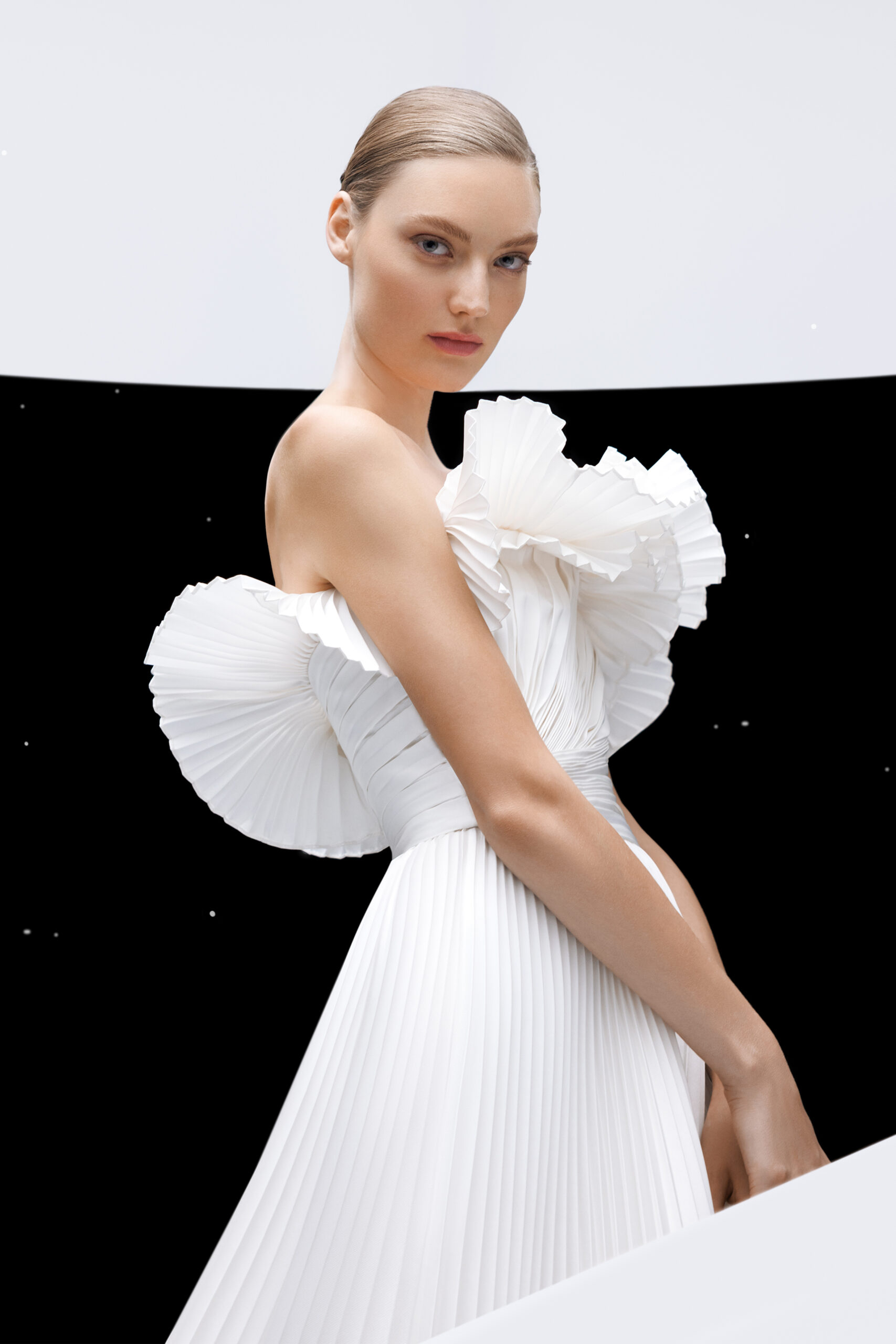ESPECTACULAR COLECCIÓN DE NOVIAS ELIE SAAB PRIMAVERA-VERANO 2024