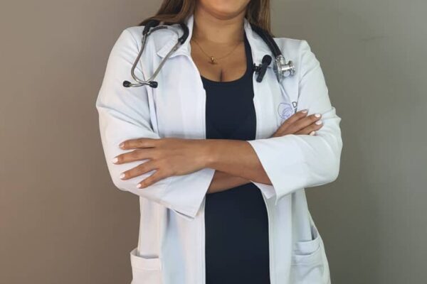 Dra. Florangel Salazar brinda el programa de “Salud y bienestar” a través de sus talleres