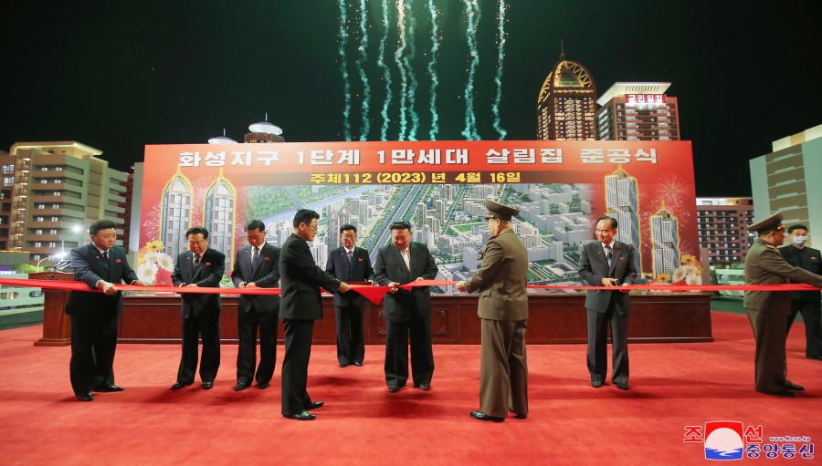 Nueva avenida del pueblo que resume el gran ideal del Partido del Trabajo de Corea