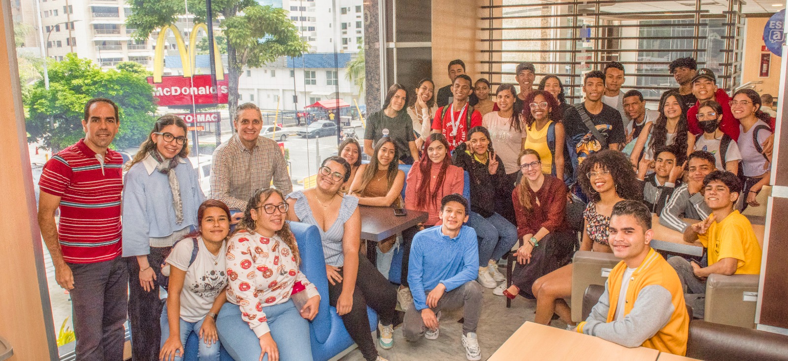 Llega a Venezuela el programa Espacio Azul  de Arcos Dorados