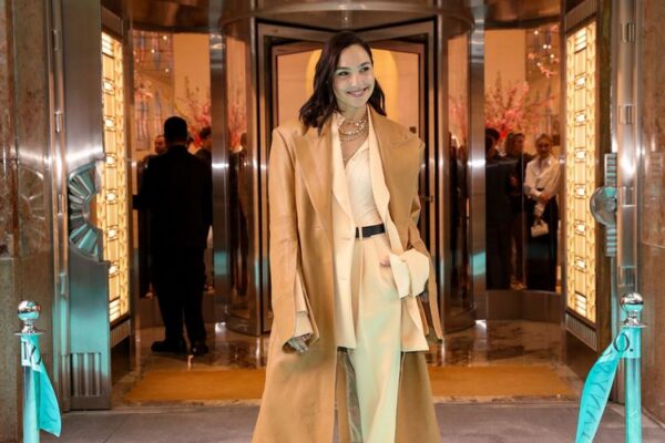 Wonder Woman reabre la tienda insignia de Tiffany & Co