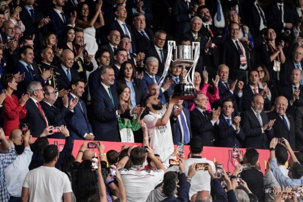 Rodrygo da doblete al Madrid en el triunfo de Copa del Rey sobre Osasuna