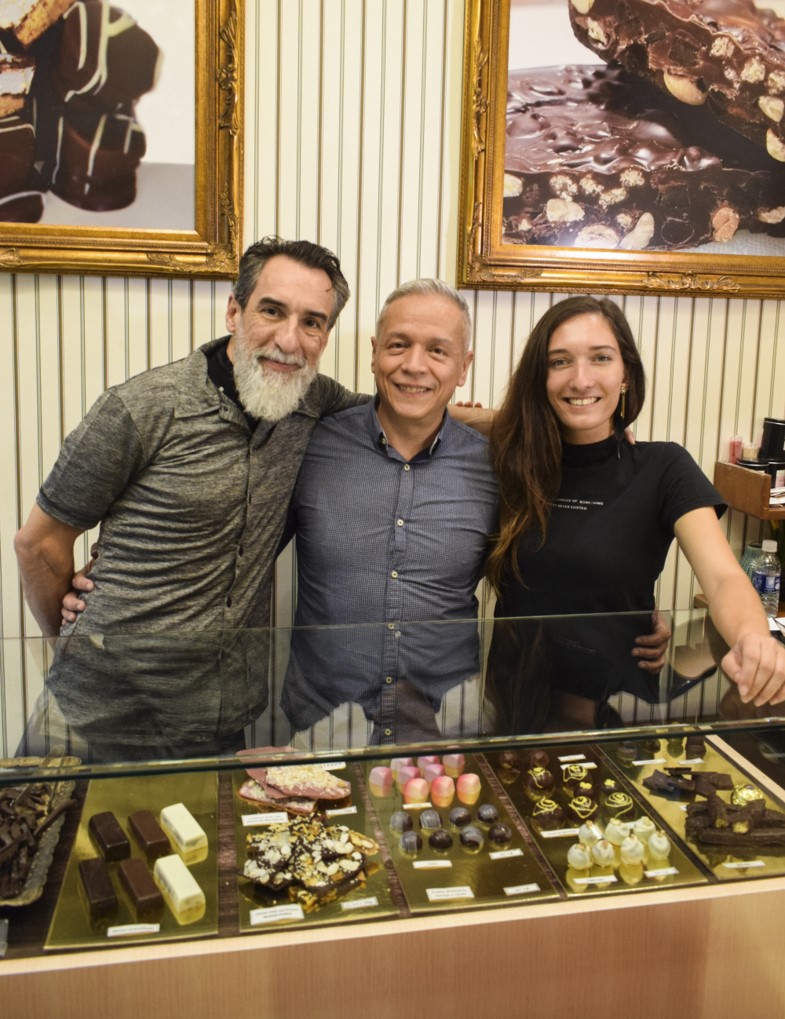 Celebrando el Día de la Madre en Savura Chocolatier una experiencia mágica e inolvidable.