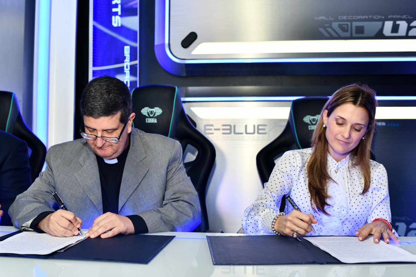 Simpletv y la UCAB sellan alianza para fortalecer  la Academia e-Sports y Artes Digitales