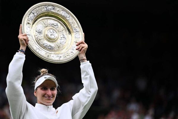 Marketa Vondrousova gana el título de Wimbledon
