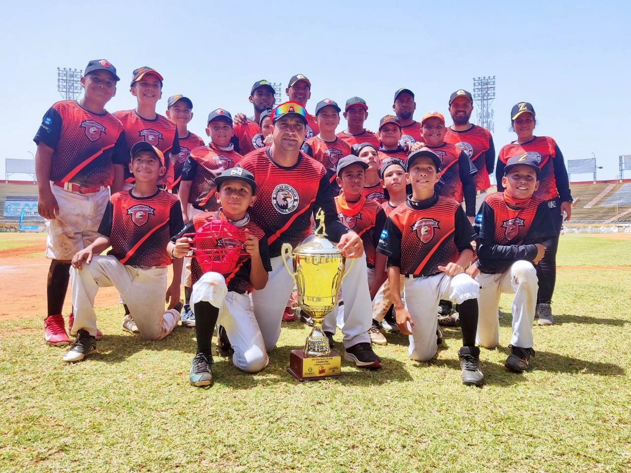 Bancamiga y Simpletv impulsan el béisbol menor en el estado Zulia