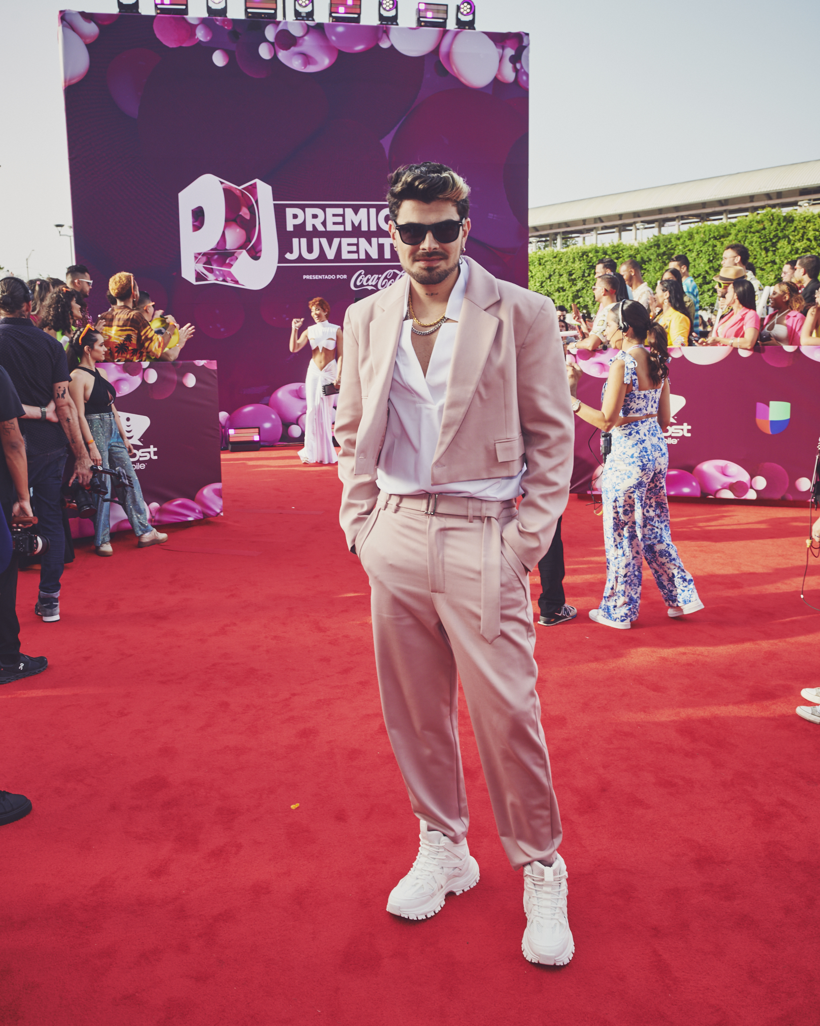 Jonathan Moly y la banda de rock Hoobastank sorprenden gratamente en Premios Juventud
