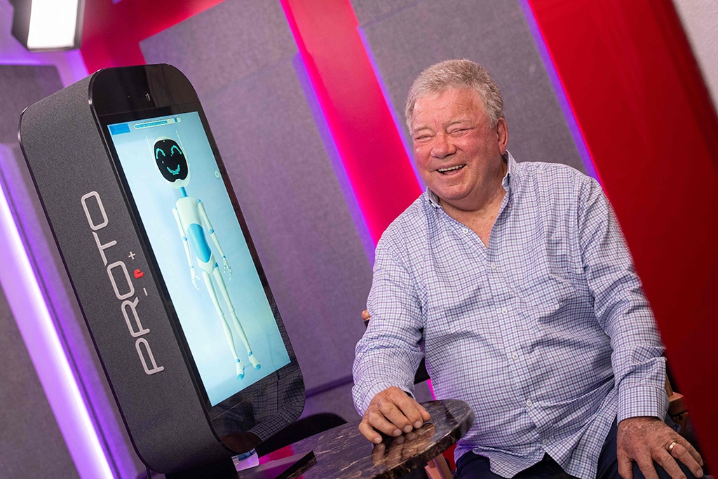 Más de medio siglo después de que se materializara en planetas lejanos como el Capitán James T. Kirk de la Starship Enterprise, William Shatner se ha transportado a una tierra lejana