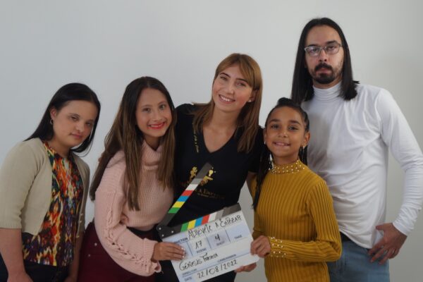 “Atrévete a Empezar”, el cortometraje de Génesis Fonseca que le devuelve la ilusión a los niños