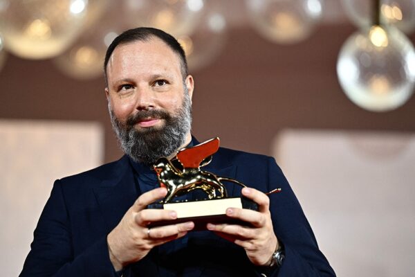 ‘Poor Things’ de Yorgos Lanthimos y Emma Stone gana el máximo premio de Venecia
