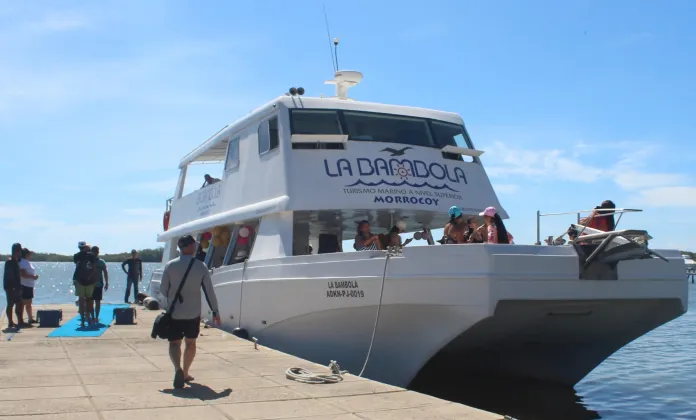 «La Bambola» y su turismo de primera mostrando la belleza del Parque Nacional Morrocoy