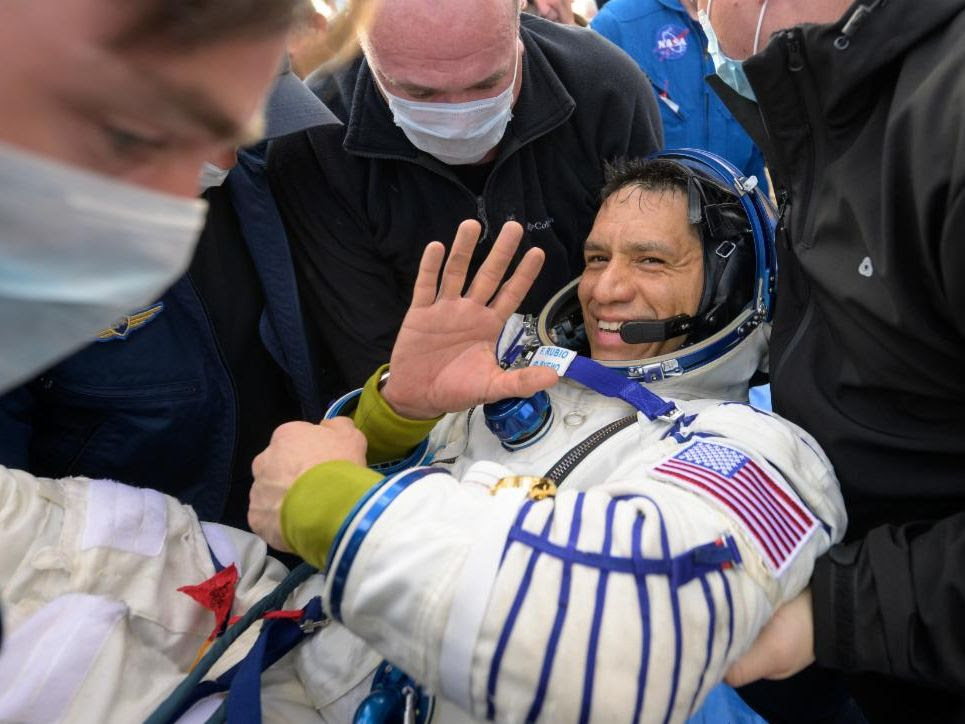 El astronauta de la NASA Frank Rubio. ﻿Regresa sano y salvo a la Tierra