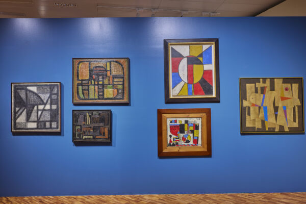 Mirar hacia adentro: Un homenaje a Oswaldo Vigas en el Museo de Arte Moderno de la Ciudad de México
