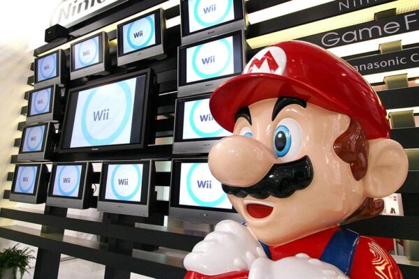 Nintendo y Sony se enfrentan con nuevos juegos de Mario y Spider-Man