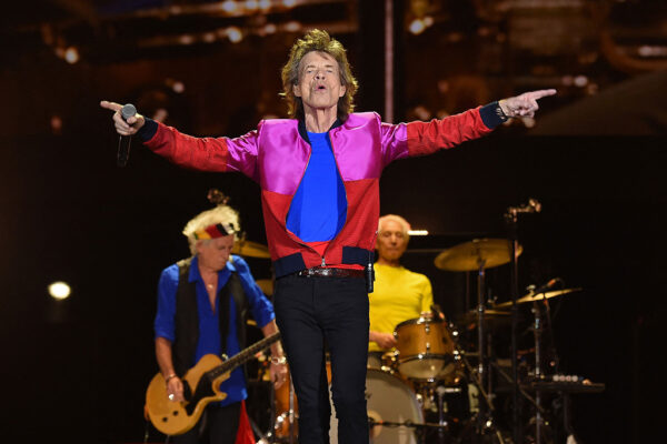 Los Rolling Stones regresan con un poco de ayuda de un Beatle