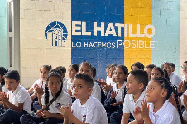 Con útiles escolares y escuelas aptas más de 2.000 niños iniciaron clases en El Hatillo