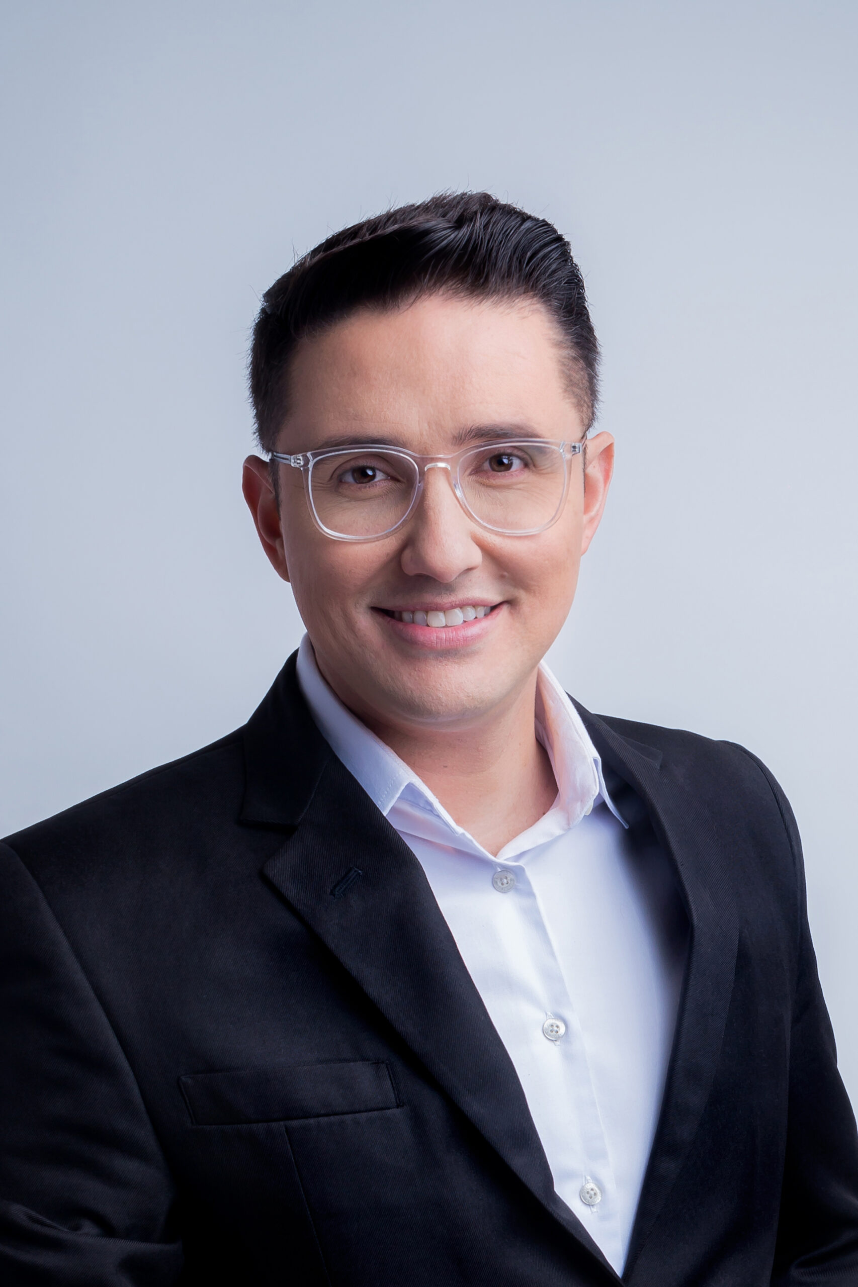 miguel-zambrano-se-estrena-en-la-pantalla-de-televen-con-palabra